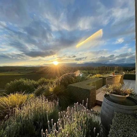 Luxury Cottage With Stunning Vineyard Views Renwick Exterior photo