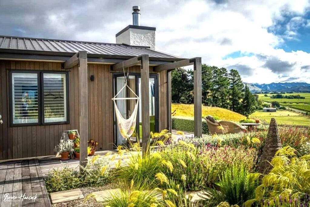 Luxury Cottage With Stunning Vineyard Views Renwick Exterior photo